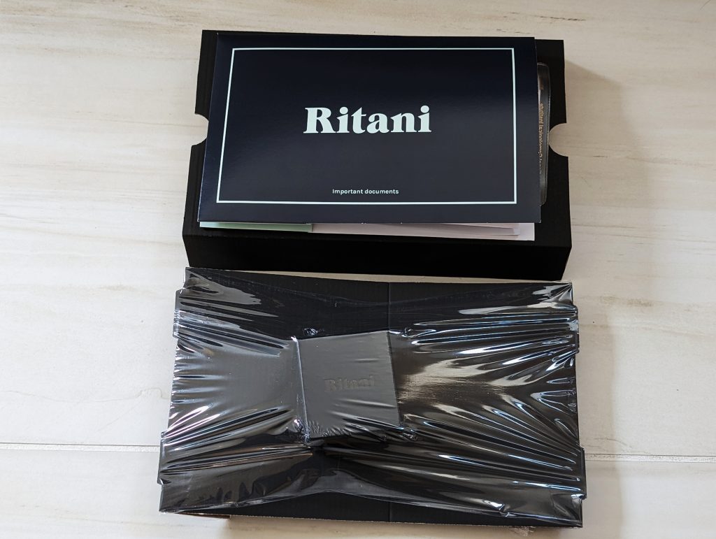 The packaging shown in our buying guide. Protective packaging from our Ritani ring purchase