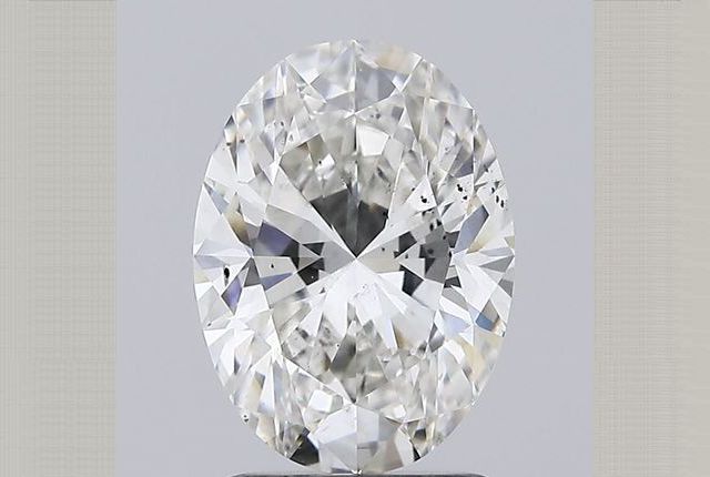 Oval with a 1.35 ratio Broader oval diamond with a 1.35 ratio