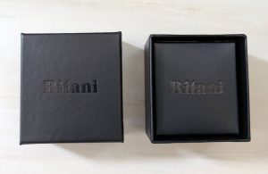The double ring box from Ritani that we received with our test buy.
