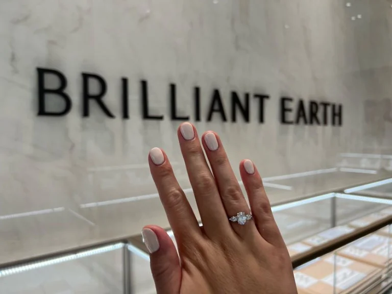 Brilliant Earth sales and discounts overview.